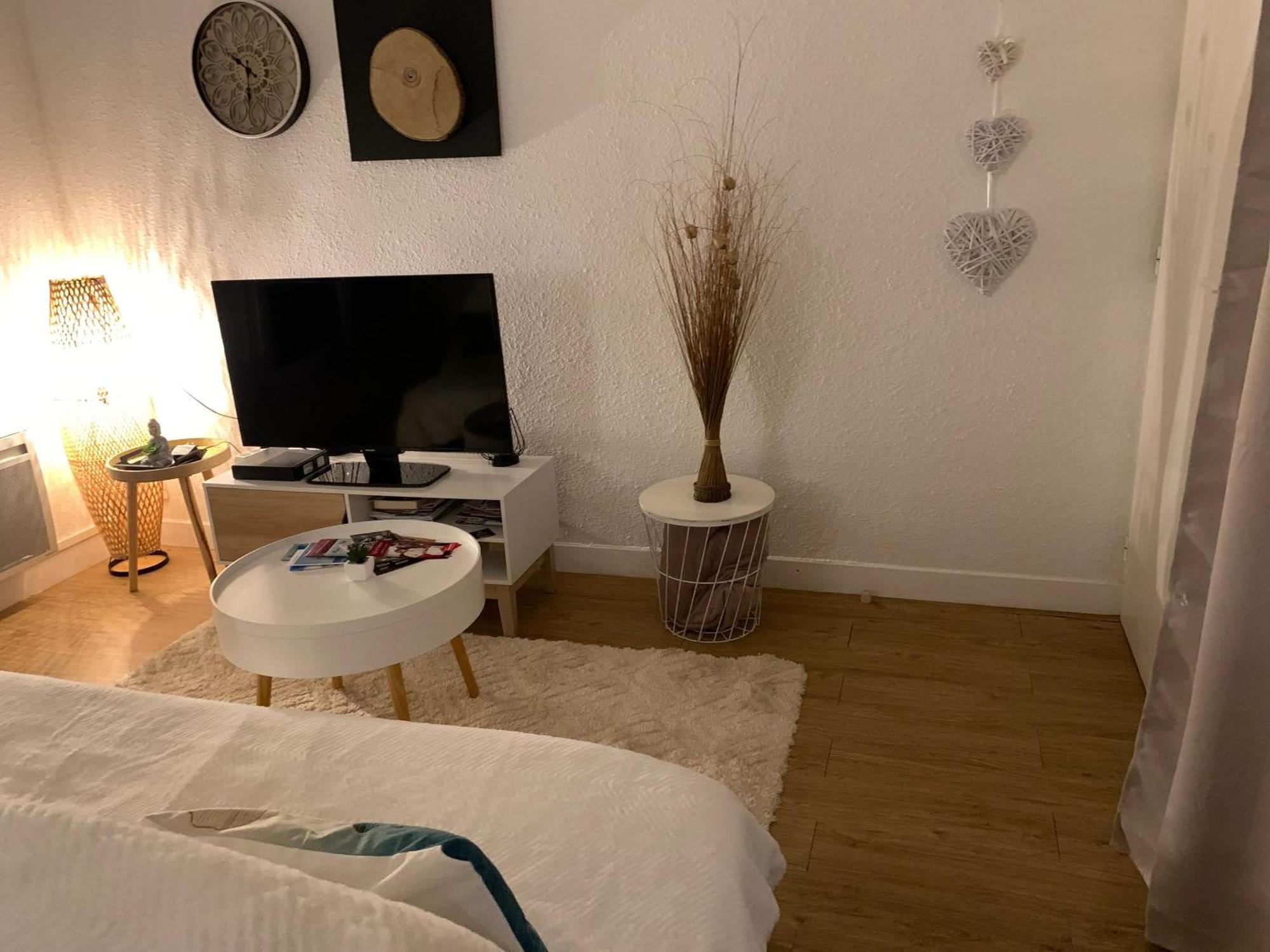 Appartement Charmant A Bagneres De Bigorre 56 M² Avec Balcon Exterior foto